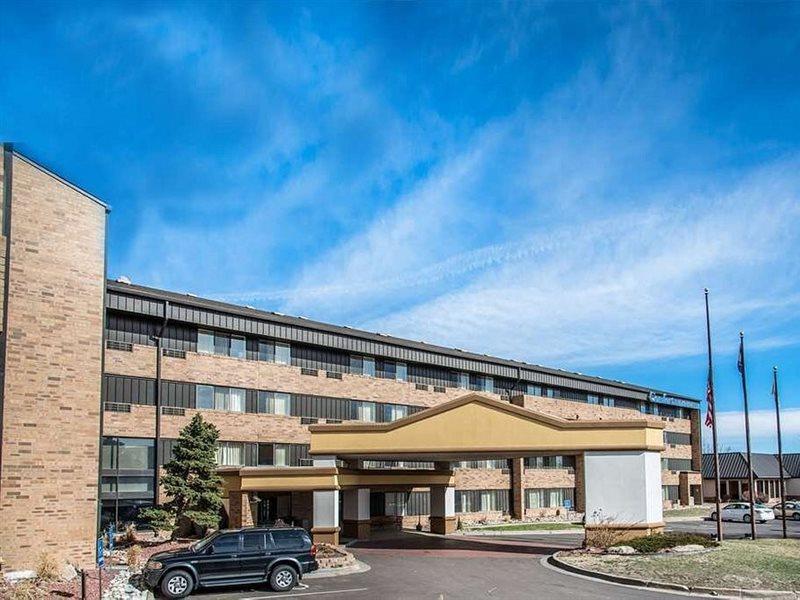 Comfort Inn & Suites Denver Northfield Exterior photo