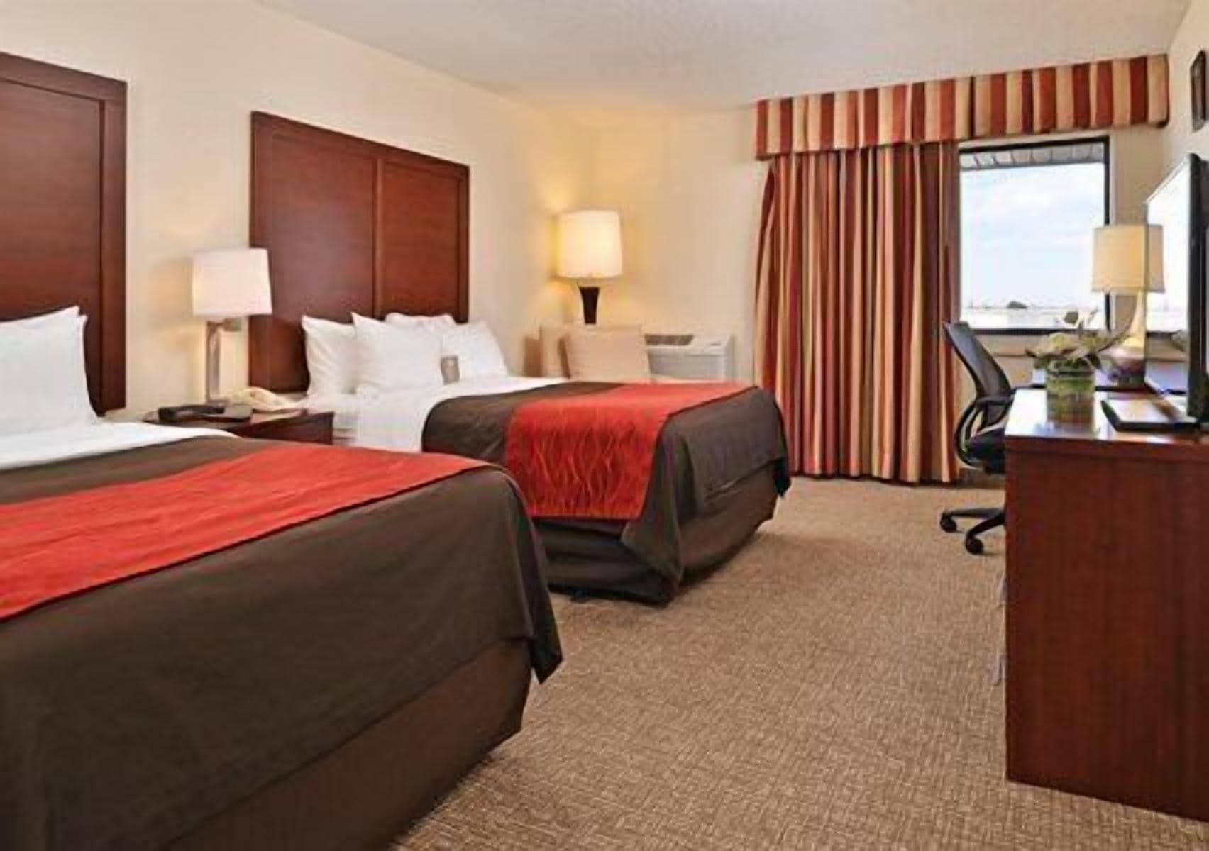 Comfort Inn & Suites Denver Northfield Exterior photo