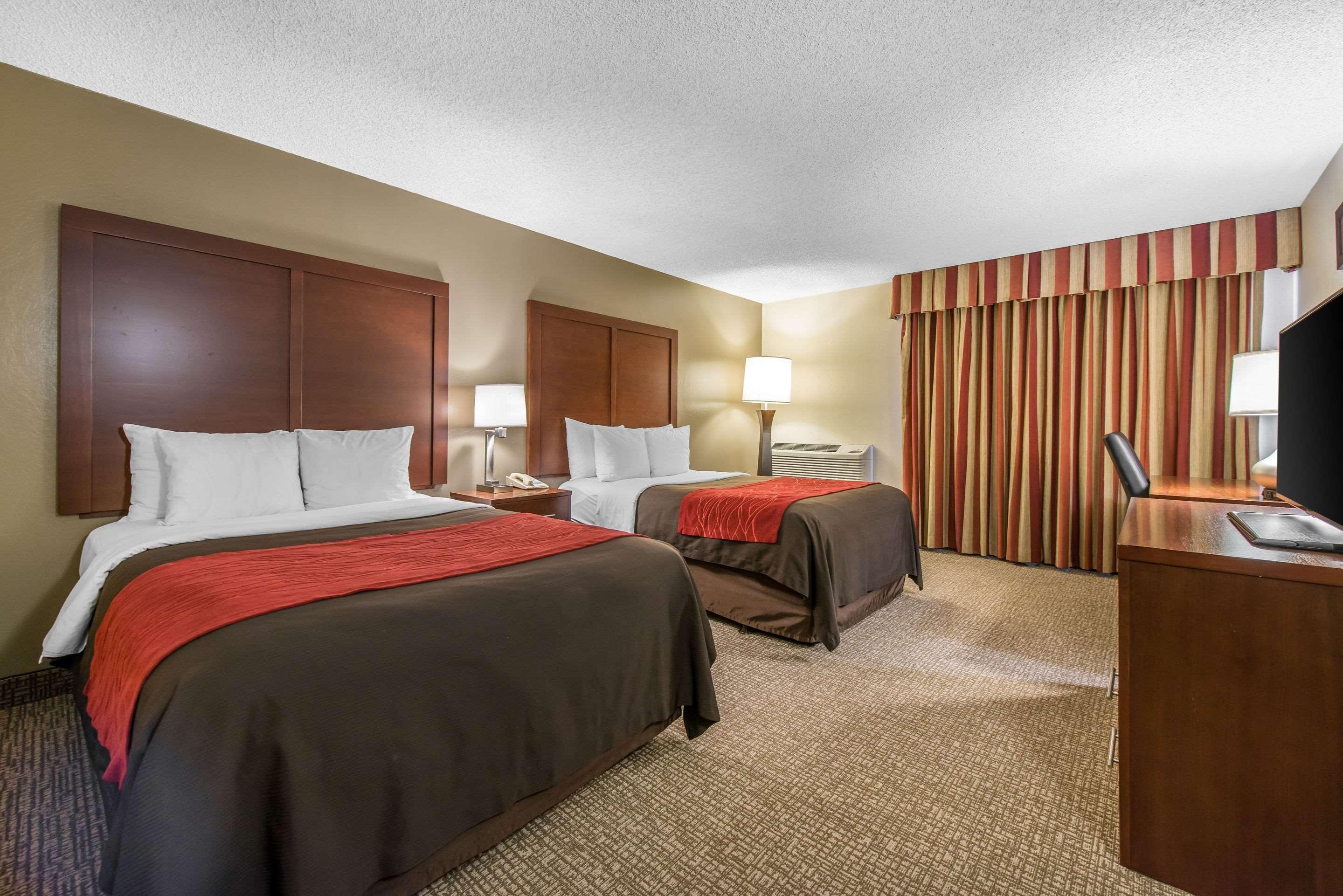 Comfort Inn & Suites Denver Northfield Exterior photo
