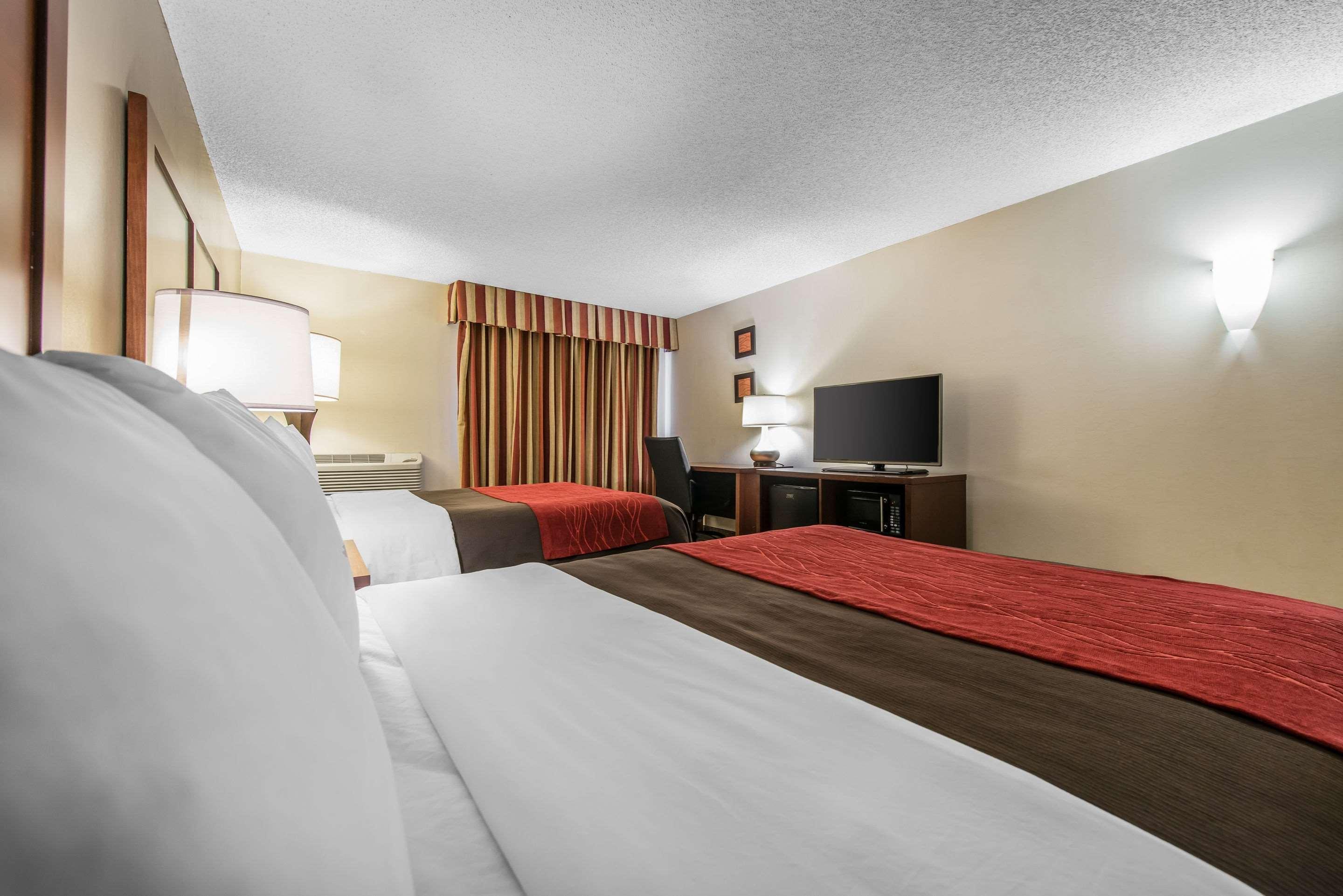 Comfort Inn & Suites Denver Northfield Exterior photo