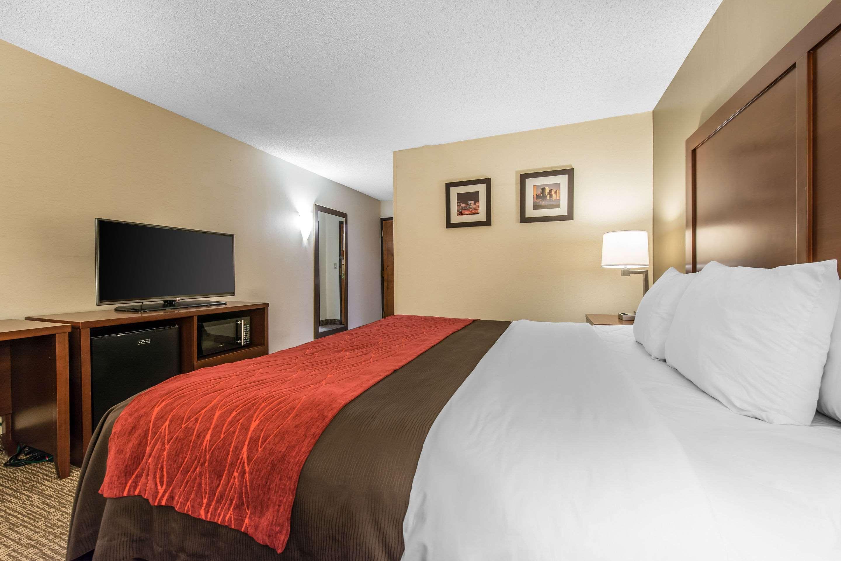 Comfort Inn & Suites Denver Northfield Exterior photo