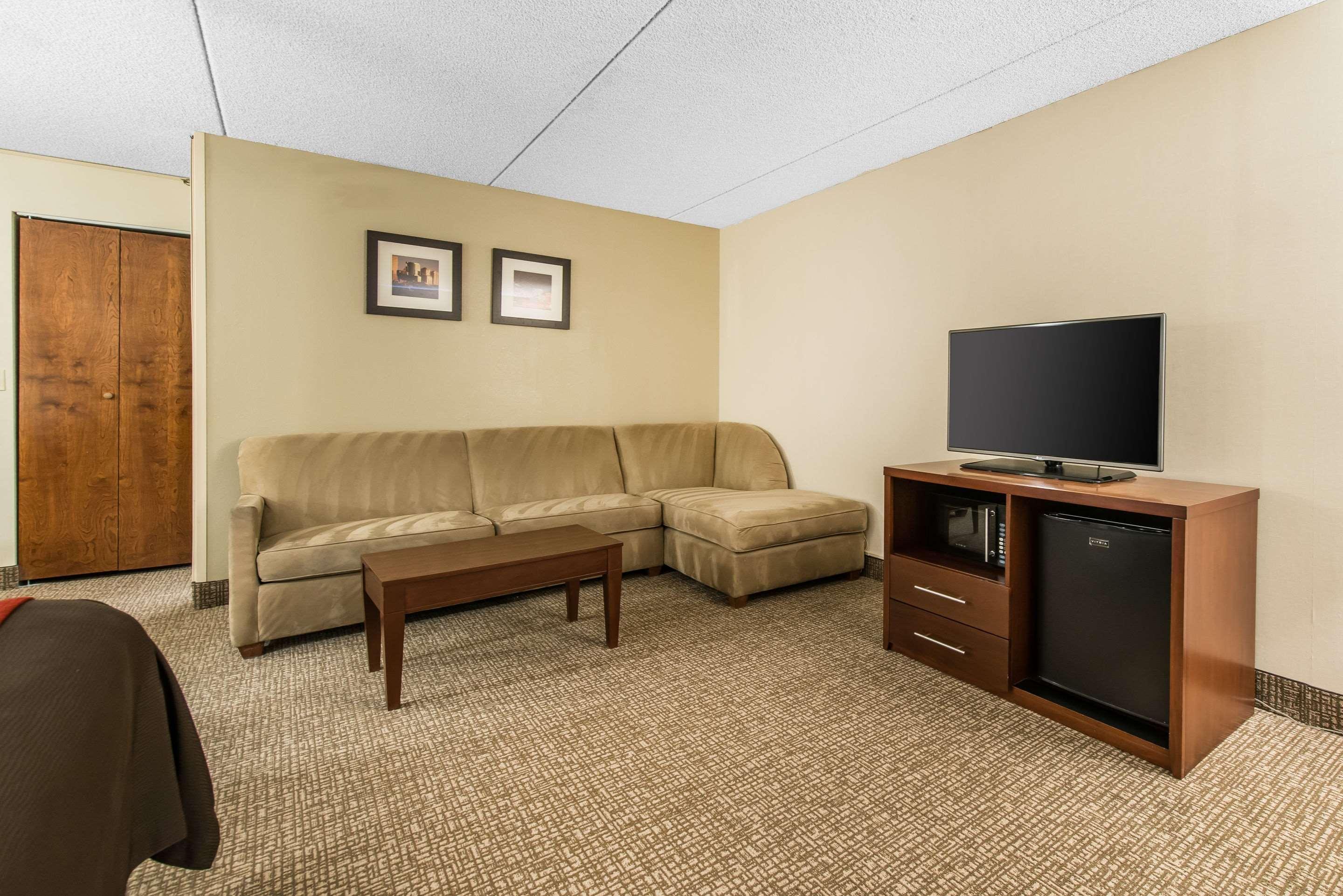 Comfort Inn & Suites Denver Northfield Exterior photo