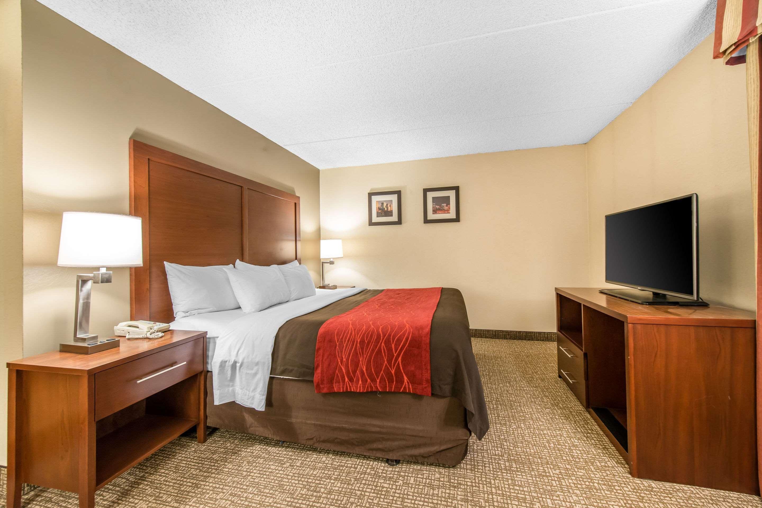 Comfort Inn & Suites Denver Northfield Exterior photo
