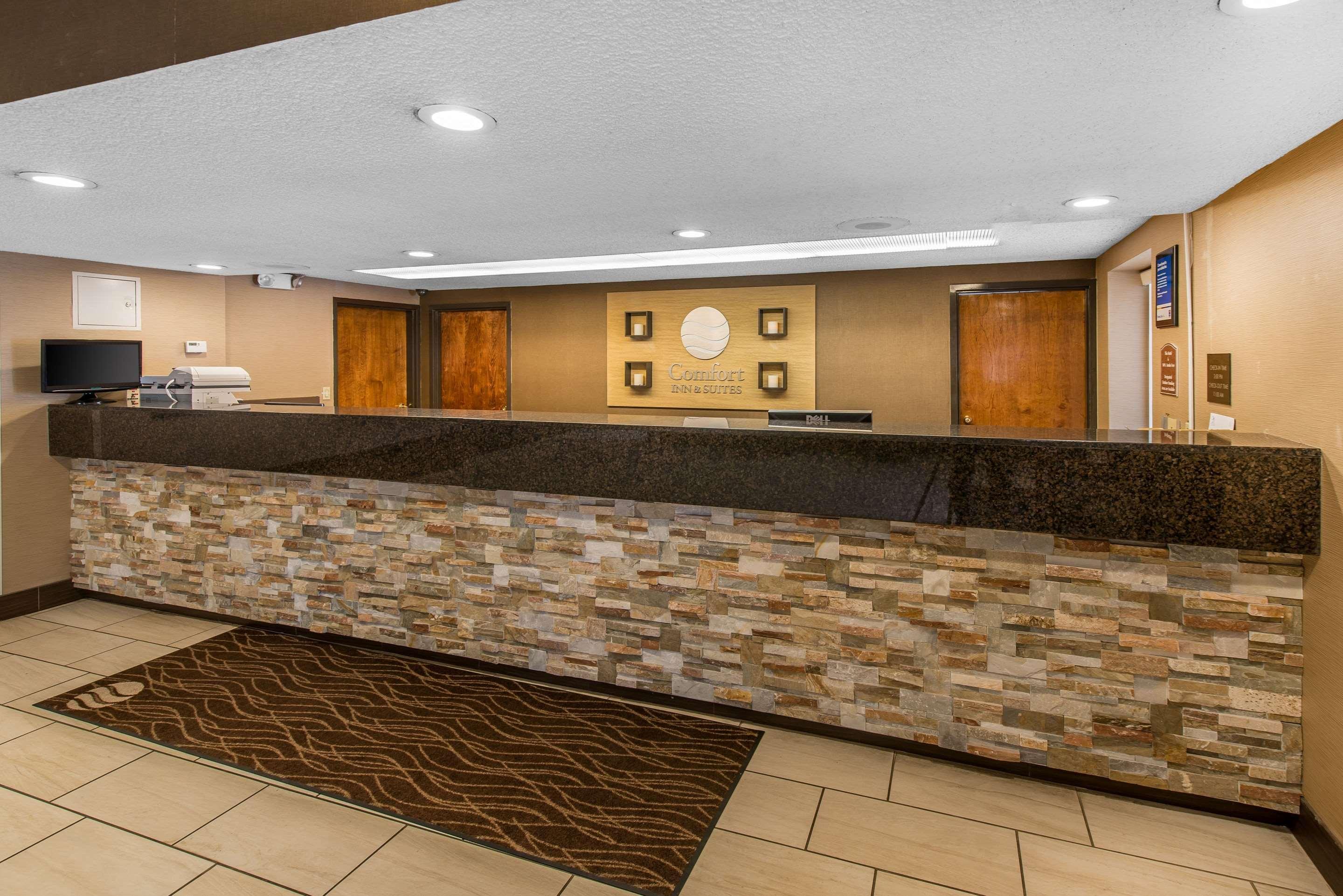 Comfort Inn & Suites Denver Northfield Exterior photo