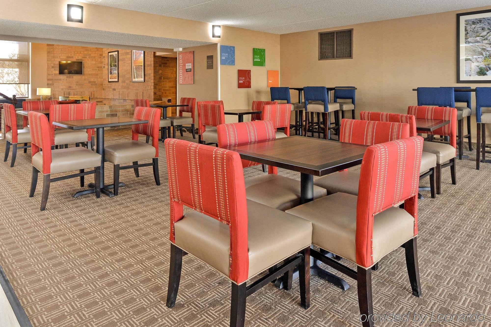 Comfort Inn & Suites Denver Northfield Exterior photo