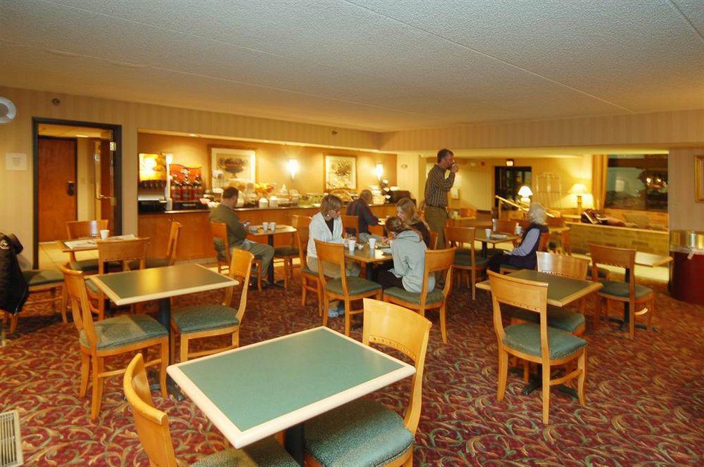Comfort Inn & Suites Denver Northfield Exterior photo